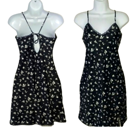 Wild Fable Black Floral Chemise Nightgown - Picture 4 of 5